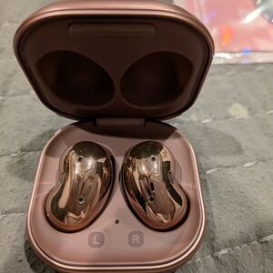 Samsung Galaxy Buds Live SM-R180 Wireless Bluetooth Earbuds